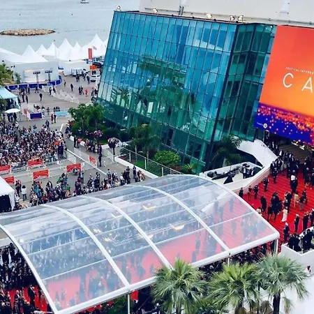 Seaview With Terrace In 戛纳